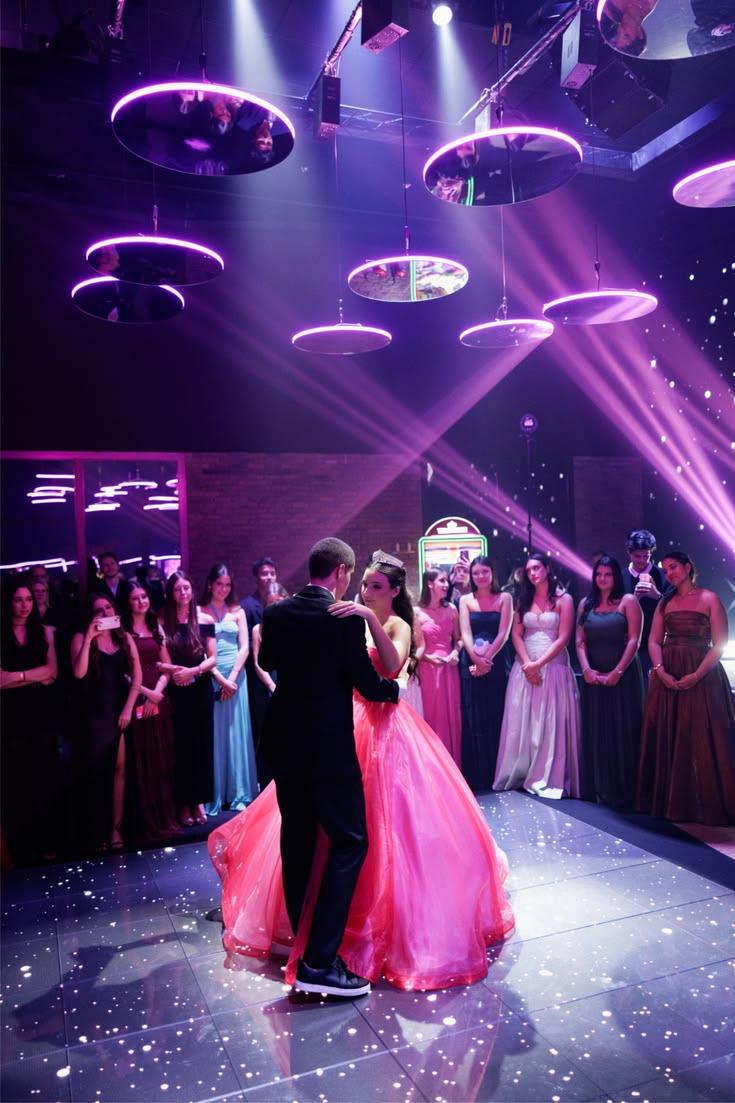 Valsa da debutante na festa de 15 anos